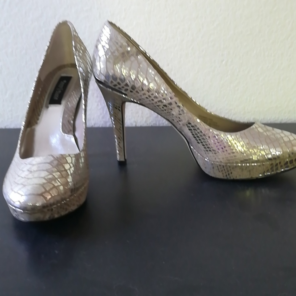 Pumps - Picture 2 of 2